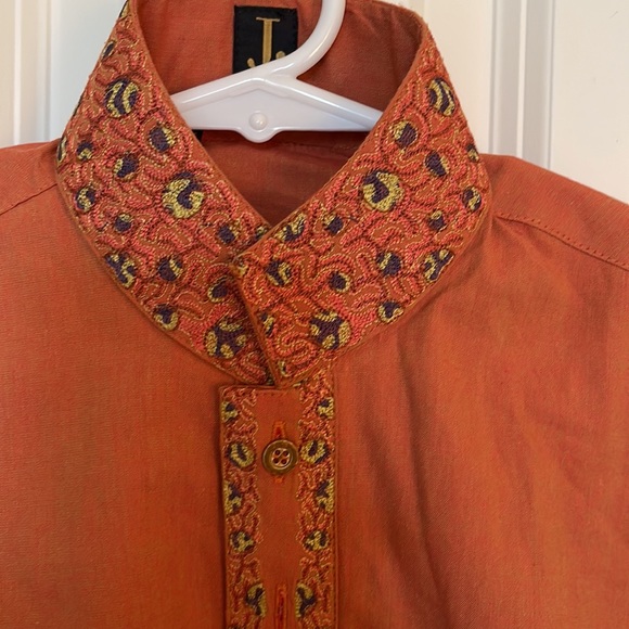 Junaid jamshed (JJ) 4YO boy Kameez with embroidery on the collar. - Picture 3 of 8